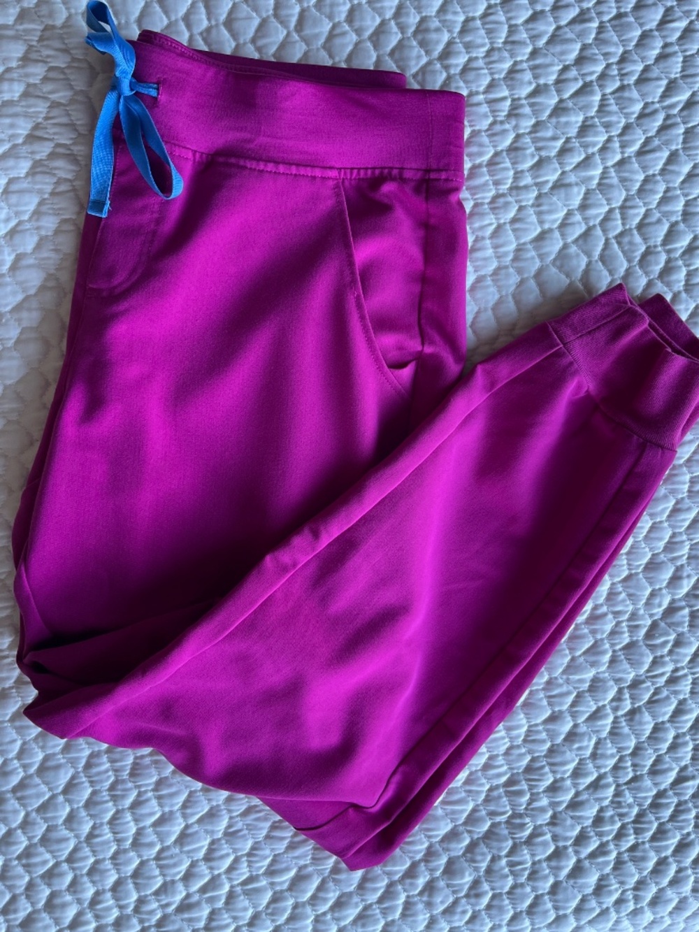 FIGS Scrub Set Raspberry Sorbet | Limited Edition - Picture 4 of 6
